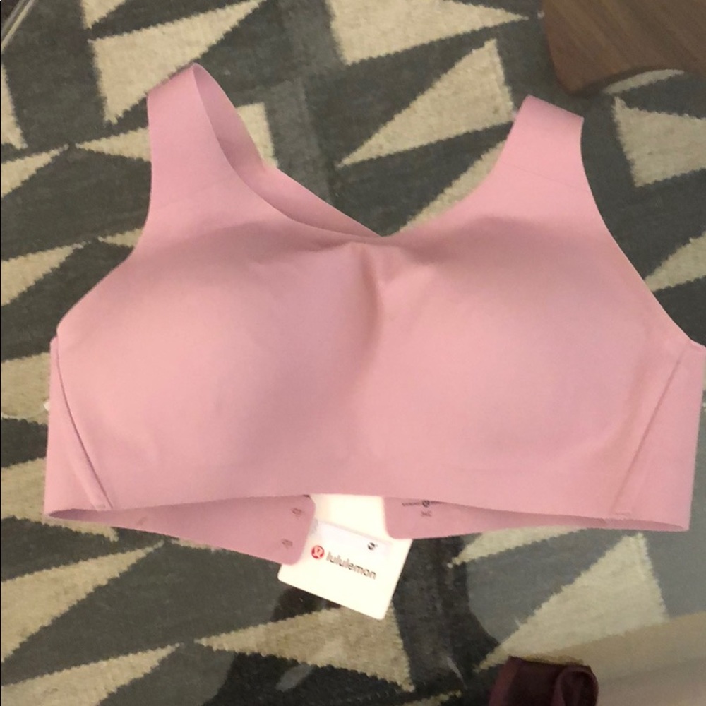Lululemon Enlite sports bra